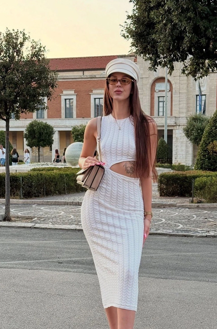 Elena 26J bild 1 page galery main Elena 26J bild 1 page galery main