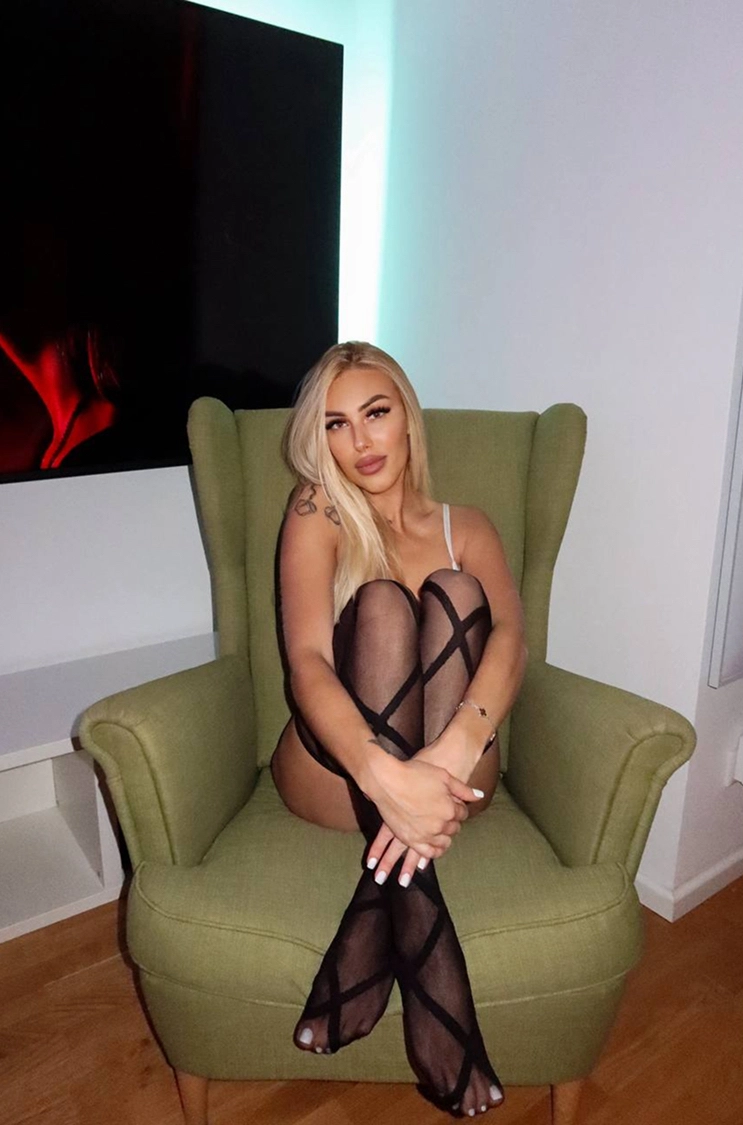 Erika 23J bild 2 page galery main Erika 23J bild 2 page galery main