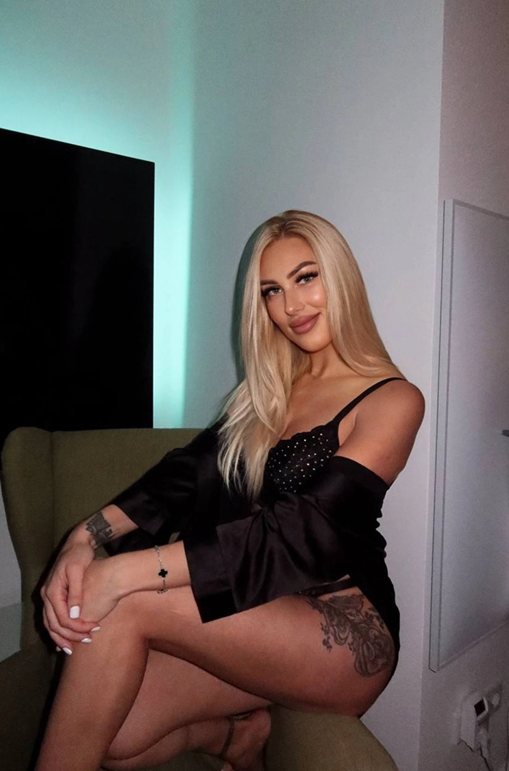 Erika 23J bild 3 page galery main Erika 23J bild 3 page galery main